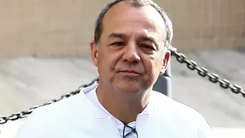 EX-GOVERNADOR SERÁ HOMENAGEADO POR ESCOLA DE SAMBA; SAIBA MAIS