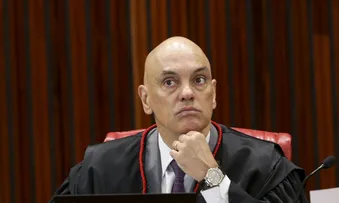 ALEXANDRE DE MORAES MANDA JULGAR JORNALISTA QUE ASSOCIOU PSOL À FACADA DE BOLSONARO
