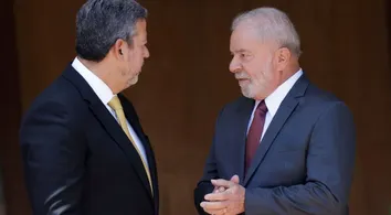 LULA E LIRA SE REÚNEM HOJE PELA TARDE PARA TRAÇAR MAIS APOIO DO CENTRÃO AO GOVERNO
