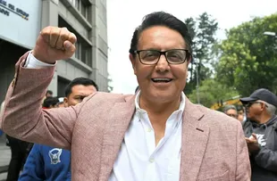 EQUADOR MANTÉM 1° TURNO DE ELEIÇÃO, COM ESTADO DE EXCEÇÃO APÓS ASSASSINATO DE CANDIDATO