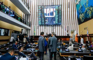 DURANTE A MADRUGADA, AL-BA APROVA PROJETO DOS PRECATÓRIOS DO FUNDEF NA BAHIA; CONFIRA