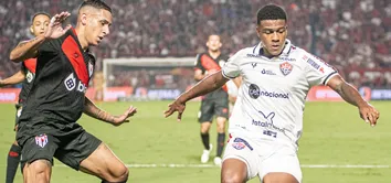 VITÓRIA SEGURA EMPATE COM O ATLÉTICO-GO, COM UM JOGADOR A MENOS