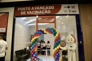 PRIMEIRO POSTO AVANÇADO DE VACINAÇÃO DA BAHIA É INAUGURADO EM LAURO DE FREITAS