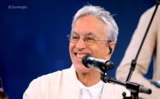 CAETANO VELOSO COMPLETA 81 ANOS E RECEBE HOMENAGENS DE AMIGOS