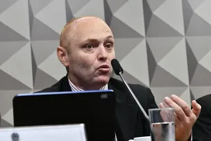 HACKER DIZ QUE ORIENTOU MINISTÉRIO DA DEFESA EM RELATÓRIO SOBRE URNAS