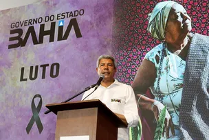 GOVERNADOR PRESTA HOMENAGEM A BERNADETE PACÍFICO DURANTE AGENDA NO INTERIOR