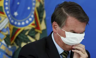 BOLSONARO DIZ QUE VAI USAR DOAÇÕES POR PIX PARA PAGAR MULTAS POR NÃO USO DE MÁSCARA