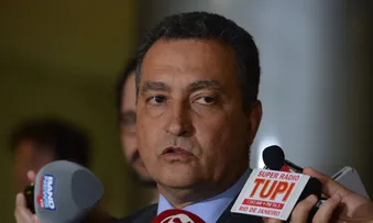 RUI COSTA AFIRMA QUE ANTIGOS GOVERNOS PREJUDICARAM ESTADOS E MUNICÍPIOS