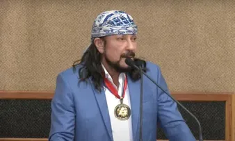BELL MARQUES É HOMENAGEADO COM COMENDA 2 DE JULHO NA AL-BA
