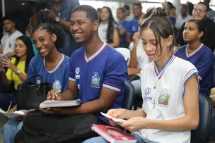 MAIS DE 15 MIL ESTUDANTES DA REDE ESTADUAL PARTICIPAM DE AULÕES PREPARATÓRIOS DO ENEM NESTE SÁBADO (26)