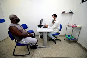 SAÚDE OFERECE SERVIÇOS GRATUITOS PARA HOMENS EM SHOPPING DE SALVADOR