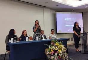 MAIS DE 200 TÉCNICOS E AUXILIARES DE ENFERMAGEM PARTICIPAM DE ENCONTRO BAIANO