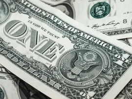 DÓLAR SOBE E VAI A R$ 4,869 APÓS DADOS DIVULGADOS DO PIB NOS EUA
