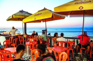 BARES E RESTAURANTES BAIANOS ESPERAM AUMENTO DE 30% NAS VENDAS DESTE DIA DOS PAIS