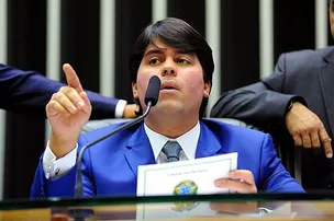 ANUNCIADO COMO MINISTRO, ANDRÉ FUFUCA MANDA DINHEIRO PARA EMPRESA FANTASMA