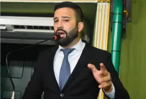 VEREADOR ÁTILA DO CONGO RECEBE NOTIFICAÇÃO DO CONSELHO DE ÉTICA POR QUEBRA DE DECORO PARLAMENTAR