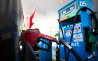 PREÇO DA GASOLINA SOBE PARA R$ 2,93 POR LITRO NAS REFINARIAS; DIESEL VAI PARA R$ 3,80
