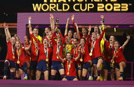 ESPANHA DERROTA INGLATERRA PARA CONQUISTAR SUA PRIMEIRA COPA FEMININA