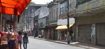 ANTIGO CENTRO COMERCIAL DE SALVADOR ENCONTRA-SE ABANDONADO