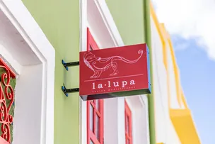COM VISTA PARA O MAR E GASTRONOMIA MEDITERRÂNEA, RESTAURANTE LA LUPA APRESENTA CARDÁPIO ESPECIAL PARA FERIADO PROLONGADO