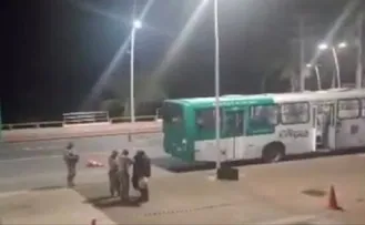 SUSPEITA DE BOMBA EM ÔNIBUS DE SALVADOR ASSUSTA PASSAGEIROS