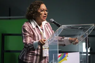 LÍDICE DA MATA CRITICA DEPUTADOS CONTRA GOVERNO LULA E ELOGIOU A RETOMADA DO PROGRAMA FARMÁCIA POPULAR