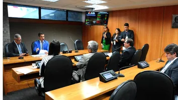 ALBA APROVA PROJETO QUE PROÍBE CORTE DE ÁGUA E LUZ EM DIAS SEM SERVIÇO BANCÁRIO