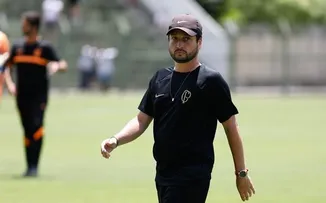 ARTHUR ELIAS É O NOVO TÉCNICO DA SELEÇÃO BRASILEIRA FEMININA