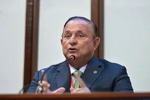 ADOLFO DIZ QUE IDA DE WERNER À ALBA COM DEPUTADOS FOI 'POSITIVA'