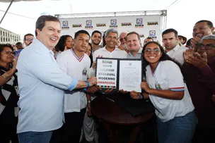 JERÔNIMO RODRIGUES AUTORIZA OBRAS E REALIZA ENTREGAS EM AMARGOSA E SANTO ESTÊVÃO