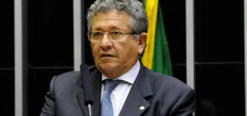 LUIZ CAETANO DIZ QUE PREFEITO DE CAMAÇARI 'QUEBROU' A CIDADE DURANTE GESTÃO