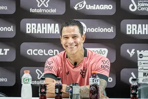 MEIA DO VITÓRIA, GIOVANNI AUGUSTO FALA SOBRE RECUPERAÇÃO DA LESÃO: 'NÃO VAI SER TÃO FÁCIL'