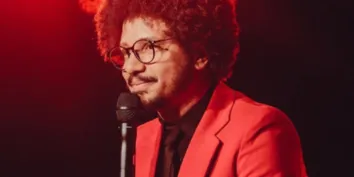 JOÃO PIMENTA APRESENTA 'PIMENTAVERSO' NO TEATRO ISBA