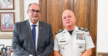 DEPUTADO HASSAN SOLICITA AO COMANDANTE GERAL DA PM A PERMANÊNCIA DAS COMPANHIAS NOS BAIRROS DE JEQUIÉ