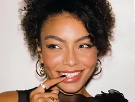 ANY GABRIELLY PARTICIPA DE DESFILE DA 'BOSS' NA SEMANA DE MODA DE MILÃO