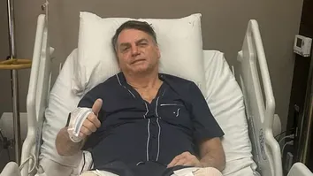 BOLSONARO TEM RECUPERAÇÃO EXCELENTE MAS RECLAMA DE DOR NA GARGANTA