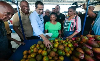 BRUNO REIS PARTICIPA DA REINAUGURAÇÃO DA FEIRA DO CURTUME, EM SALVADOR