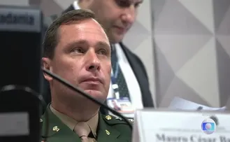 MAURO CID JÁ OFERECEU TRÊS TEMAS À PF NA DELAÇÃO PREMIADA; DIZ COLUNA
