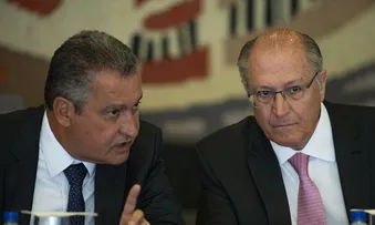 GOVERNO APRESENTA NOVO PAC A DIPLOMATAS ESTRANGEIROS