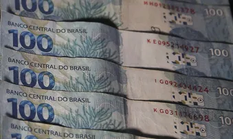 JUROS MÉDIOS DOS BANCOS SEGUEM EM QUEDA PARA 43,5% AO ANO
