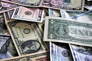 DÓLAR SOBE 0,82%, A R$ 4,97, EM MEIO A TEMORES DE DESACELERAÇÃO ECONÔMICO