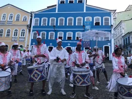 CORTEJO AFRO DESFILA NAS RUAS DO PELOURINHO EM NOVA PROGRAMAÇÃO MUSICAL DO CENTRO HISTÓRICO DE SALVADOR
