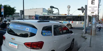 FEIRA DE SANTANA: TAXISTAS TÊM ATÉ SEXTA-FEIRA (20) PARA ENTREGAR DOCUMENTAÇÃO DIGITALIZADA