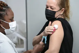 VACINAÇÃO CONTRA COVID-19 E GRIPE SEGUE EM SALVADOR NESTA QUARTA (18)