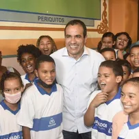 MELHORES ALUNOS DE SALVADOR SERÃO CONTEMPLADOS COM REFORMA NA CASA, DIZ BRUNO REIS