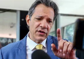 HADDAD VAI SUSPENDER FÉRIAS PARA PARTICIPAR DE ATO POR DEMOCRACIA EM 8 DE JANEIRO