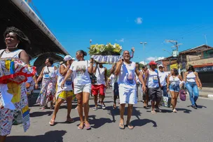 SÃO FRANCISCO DE ASSIS LEVA FIÉIS E DEVOTOS ÀS RUAS DE LAURO DE FREITAS