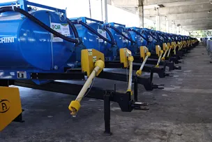 G0VERNO DO ESTADO ENTREGA CARRETAS PIPAS PARA VIABILIZAR A PRODUÇÃO DA AGRICULTURA FAMILIAR