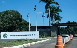 GOVERNO LULA EXONERA SECRETÁRIO E DIRETORES SUSPEITOS DE ESPIONAGEM 