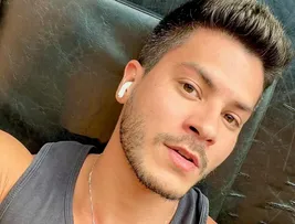 ARTHUR AGUIAR CRITICA FALTA DE CONVITES DA GLOBO APÓS VENCER BBB